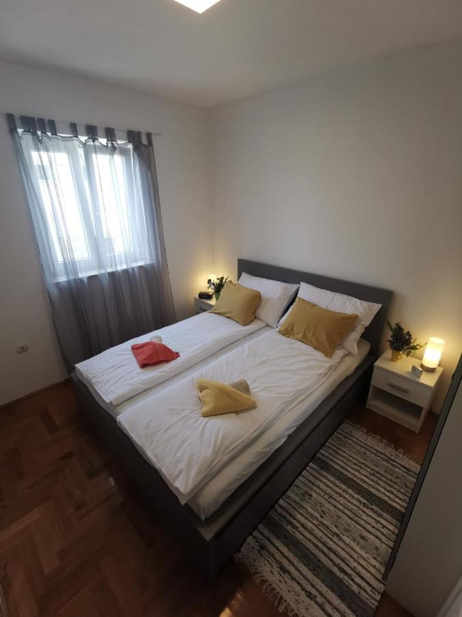 Apartment Zoanda Premantura Esterno foto