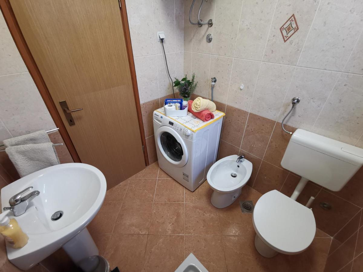 Apartment Zoanda Premantura Esterno foto