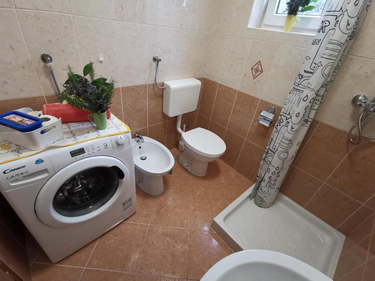 Apartment Zoanda Premantura Esterno foto