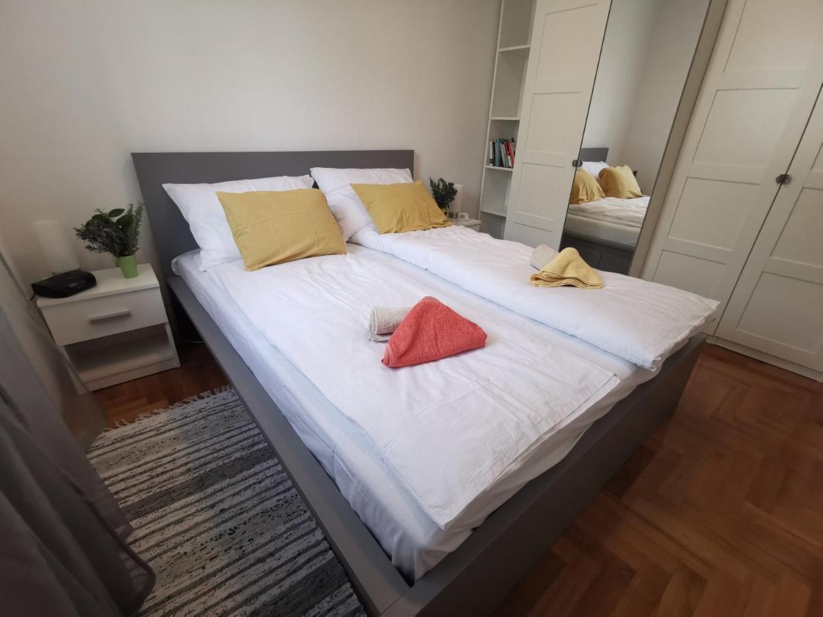 Apartment Zoanda Premantura Esterno foto